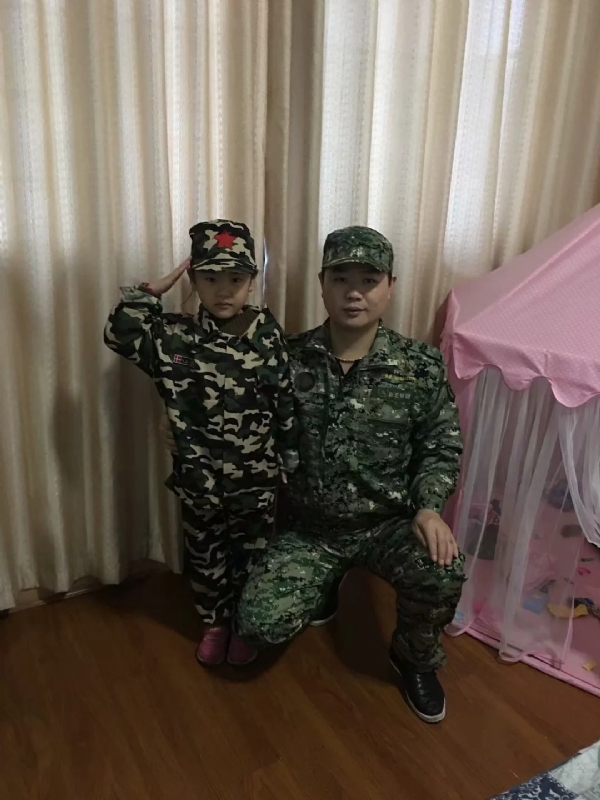 俗人的第一张照片--桃江闪婚服务中心